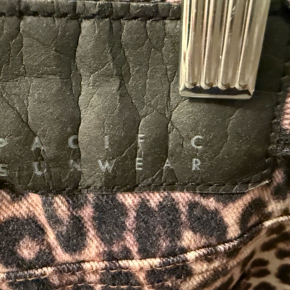 PacSun Casey Leopard Print Wide Leg Jeans Size 28 Like New!!! - Picture 7 of 11